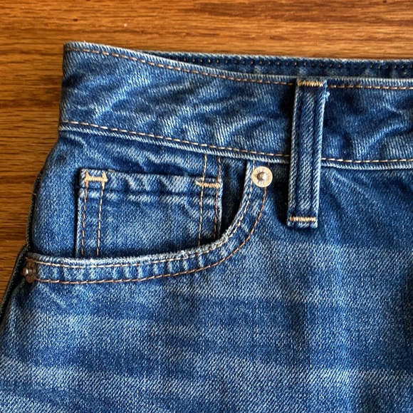 Abercrombie & Fitch Denim Raw Hem Skirt. NWOT. Size 24 - Picture 9 of 10